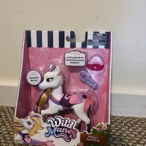 Wild Manes Poseable Horse Toy